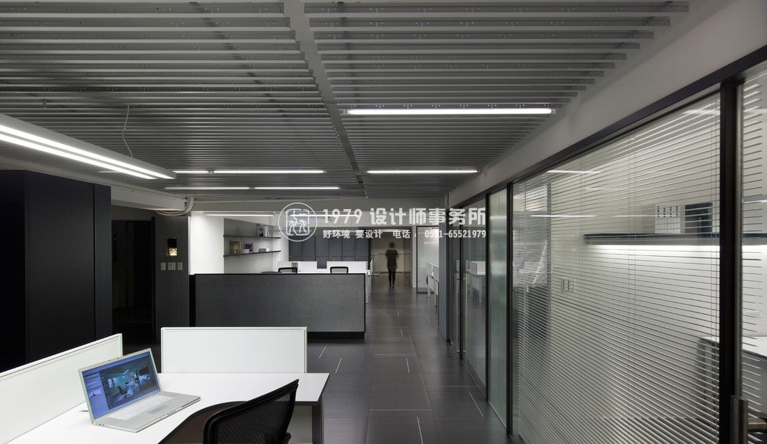 辦公室設(shè)計之五金貿(mào)易辦公室設(shè)計效果圖5